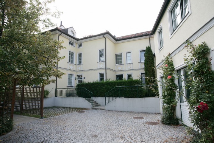 Hochbergstraße 2